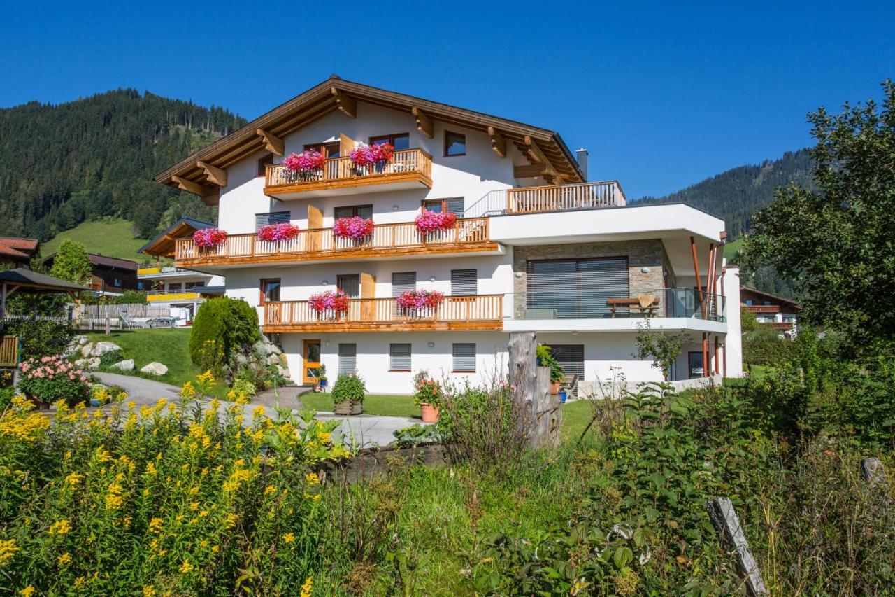 Aparthotel Am Reitecksee Flachau Exterior photo