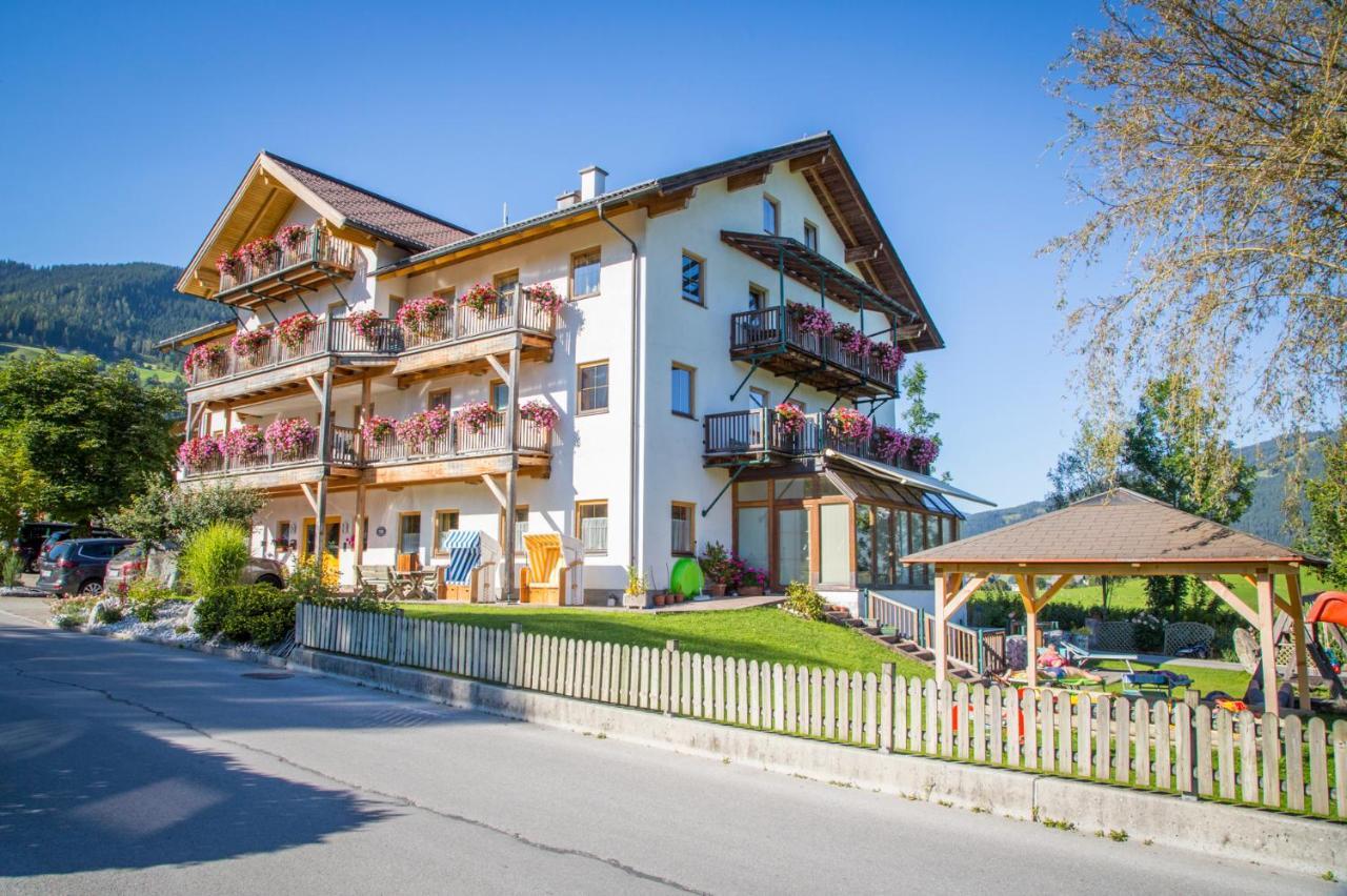 Aparthotel Am Reitecksee Flachau Exterior photo